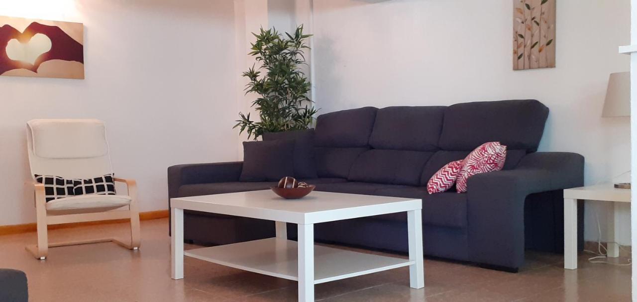 Lovely New House - Guests Apartments オリョン エクステリア 写真
