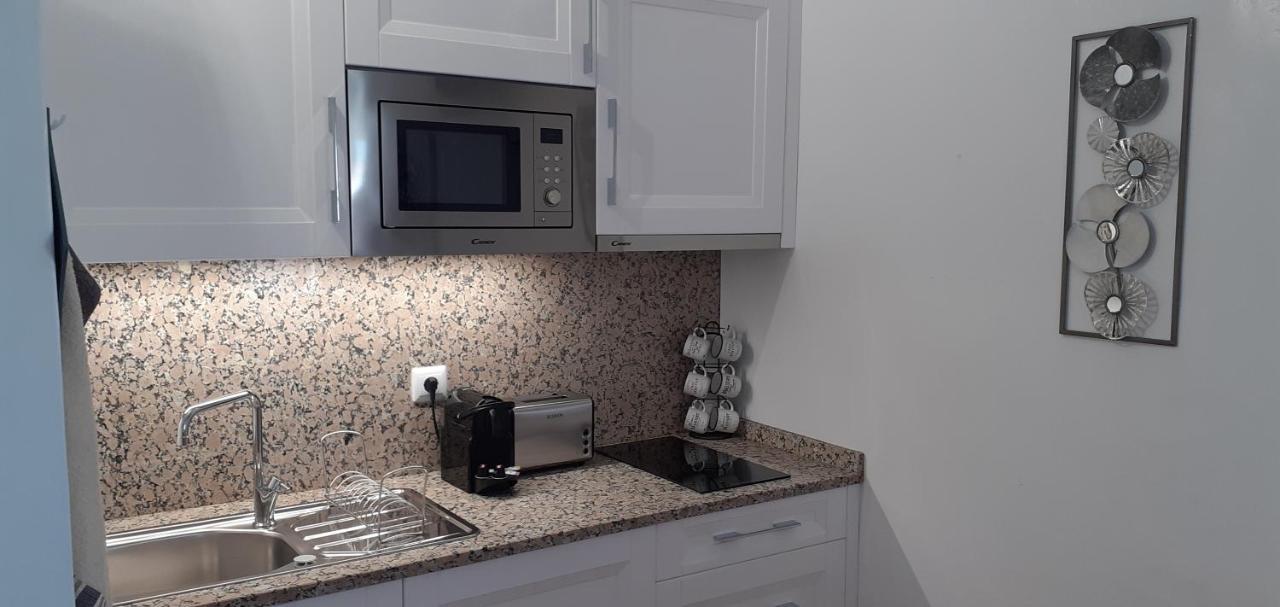 Lovely New House - Guests Apartments オリョン エクステリア 写真