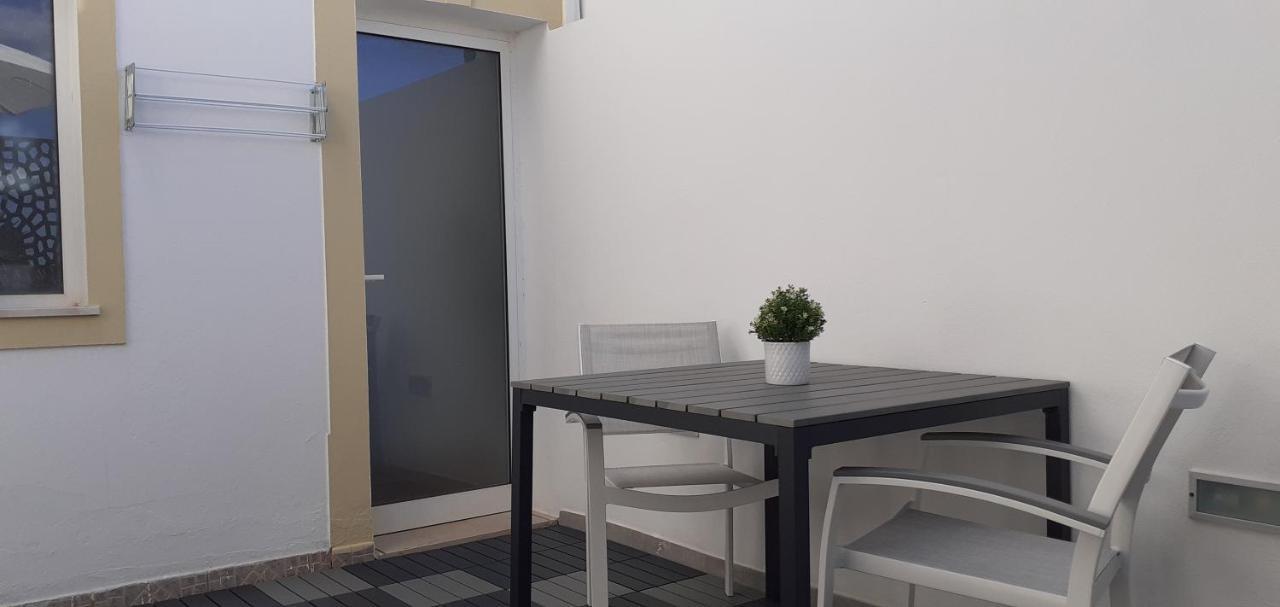 Lovely New House - Guests Apartments オリョン エクステリア 写真