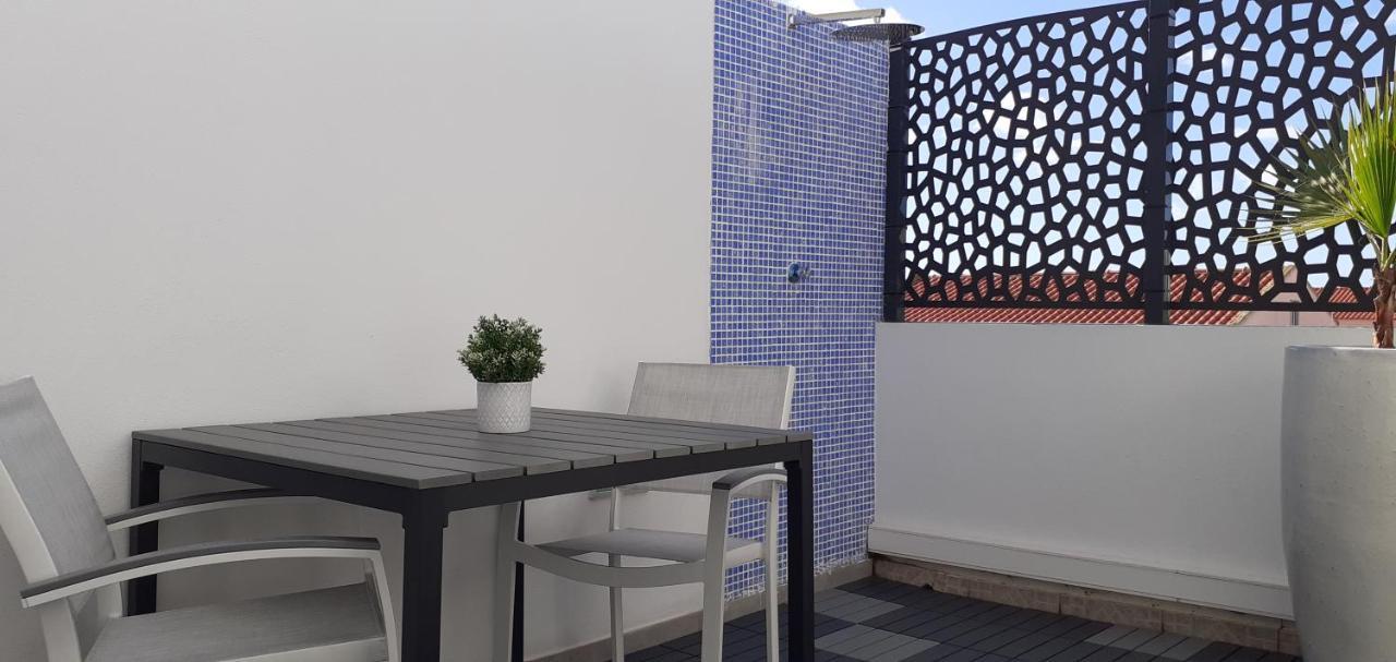 Lovely New House - Guests Apartments オリョン エクステリア 写真